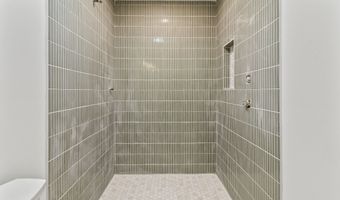 8246 Windcombe Blvd, Indianapolis, IN 46240