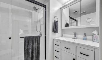 255 Portage Lakes Dr E, Akron, OH 44319