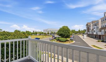 42167 CANARY GRASS Sq, Aldie, VA 20105