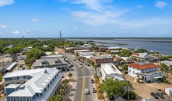 25 17th St, Apalachicola, FL 32320