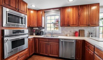 64 Dan Troy Dr, Amherst, NY 14221