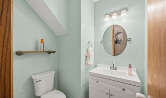 814 SE Uehlamar Dr, Ankeny, IA 50021