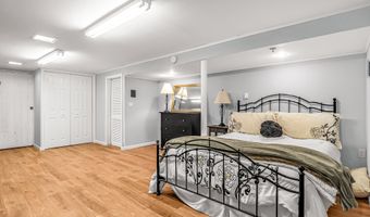 13 Pleasant Rise Cir, Brookfield, CT 06804