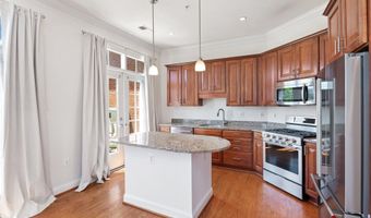 1023 N ROYAL St 316, Alexandria, VA 22314
