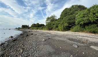280 W Reach Dr, Jamestown, RI 02835