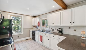 16 Murray St, Augusta, ME 04330