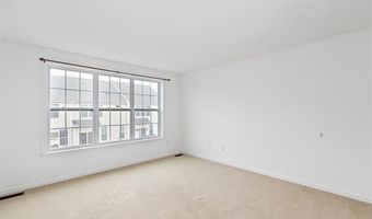 2769 Ashcombe Dr, Ann Arbor, MI 48105