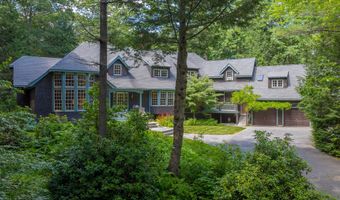 9 Scitterygussett Dr, Falmouth, ME 04105
