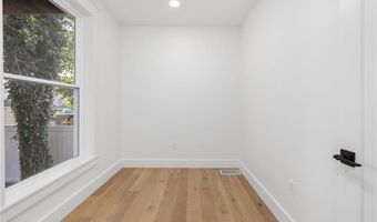 7 Sheffield Ave A, Newport, RI 02840