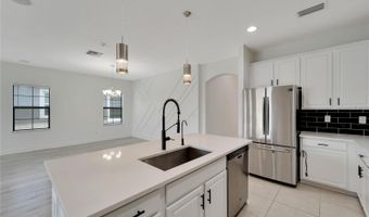 7408 SUNGOLD MEADOW Ct, Apollo Beach, FL 33572