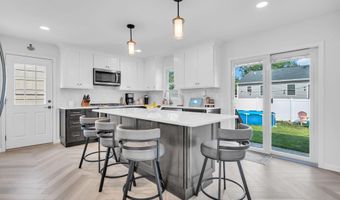 728 NEPTUNE Ave, Beachwood, NJ 08722