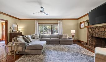 990 Buckwood Rd, Bauxite, AR 72011