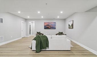 908 MIDBROOK Ln, Bowie, MD 20716