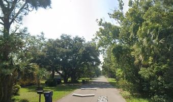 235 11th St, Apalachicola, FL 32320