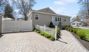 42 Lake Blvd, Aberdeen Twp., NJ 07747