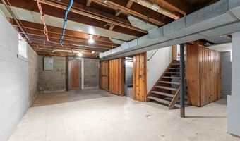 8464 Becker Ave, Allen Park, MI 48101