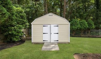 40 ROCKCREST Dr, Cranston, RI 02920