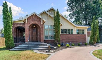 210 NW F St, Bentonville, AR 72712