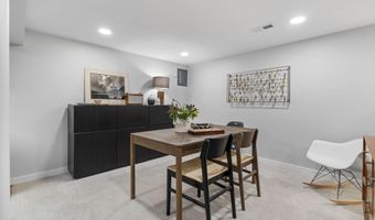3177 Sunnywood Dr, Ann Arbor, MI 48103