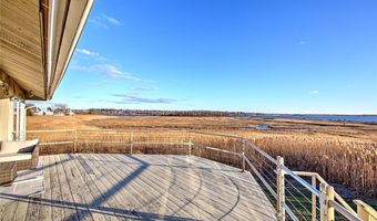 377 Rumstick Rd, Barrington, RI 02806
