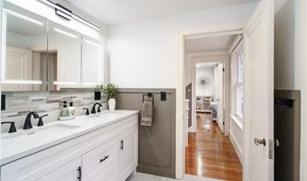 821 Post Rd, Warwick, RI 02888