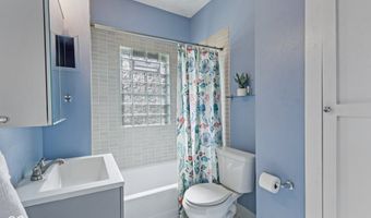 5201 E North St, Indianapolis, IN 46219
