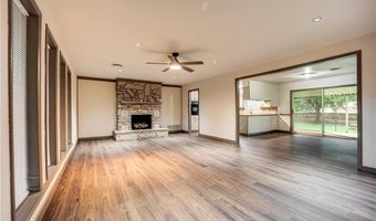 112 Oak St, Arkoma, OK 74901