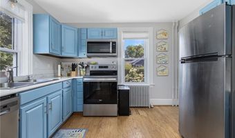 10 Eustis Ave, Newport, RI 02840