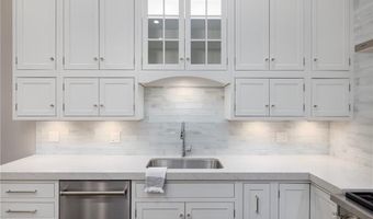 50 School St 5, Newport, RI 02840