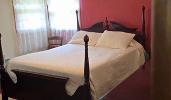 118 E Concord St, Athens, WV 24712