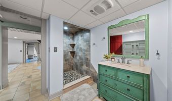 168 Castle Blvd, Akron, OH 44313