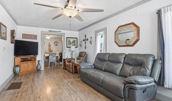 335 E Cofield St, Aurora, MO 65605