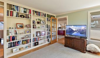 290 Skycrest Dr, Ashland, OR 97520