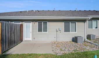 421 N 9th Ave, Brandon, SD 57005