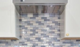 92 W 6Th St, Bayonne, NJ 07002