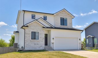 624 18th St SE, Altoona, IA 50009