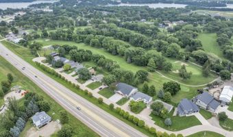 994 Emerald Hills Dr S, Arnolds Park, IA 51331