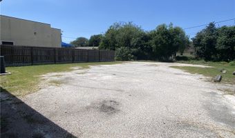 1007 E 6th St, Alice, TX 78332