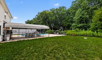 29 Ravenwood Blvd, Barnegat, NJ 08005