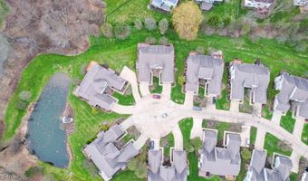390 Blair Cir, Aurora, OH 44202