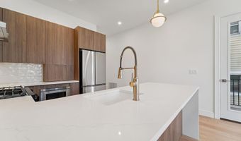90 E 27TH St 1, Bayonne, NJ 07002