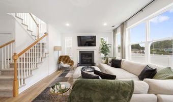 5 Melinda Ct, Bayville, NJ 08721