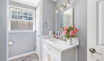 35 Provident Pl, Coventry, RI 02816