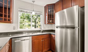 4089 S FOUR MILE RUN Dr 201, Arlington, VA 22204
