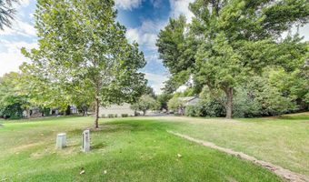 14 Oxford Ct, Algonquin, IL 60102