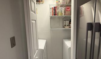 3310 WYNDHAM Cir 215, Alexandria, VA 22302