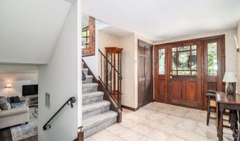 21 Lillinonah Dr, Brookfield, CT 06804