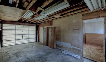 239 Greenway Rd, Arkansas City, KS 67005