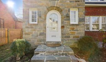 8908 GRANT St, Bethesda, MD 20817