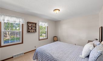 6903 Hidden Valley Dr, Amherst, OH 44001